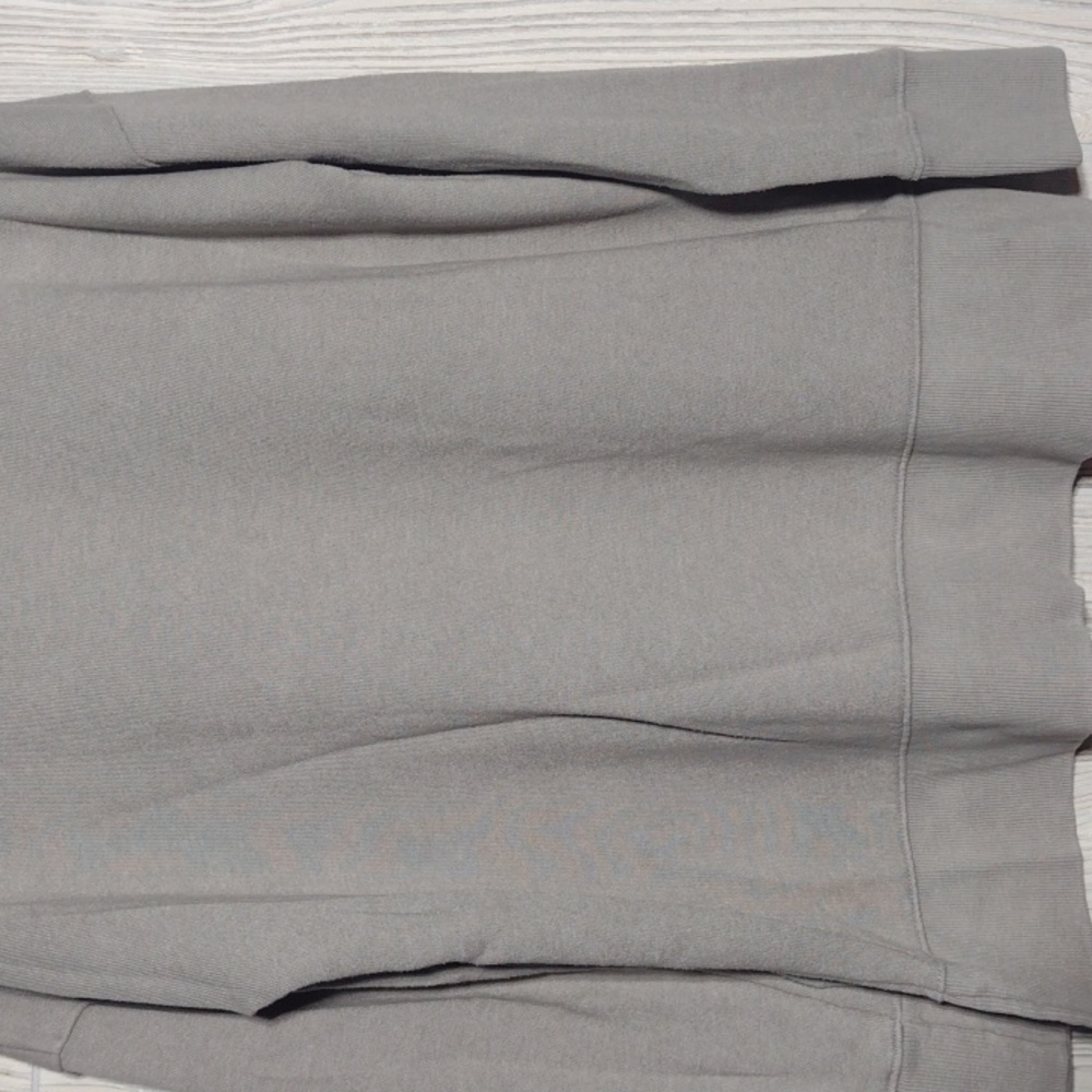 ✴️3 for $15: Oversized High/Low Cut Grey Sweatshirt - Picture 10 of 13